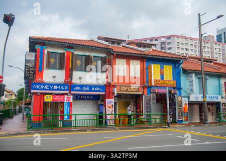 Edifici commerciali storici su Serangoon Road a Kerbau Road a Little India, quartiere di Rochor nell'area centrale di Singapore. Foto Stock