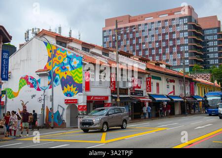 Edifici commerciali storici su Serangoon Road in Dunlop Street a Little India, quartiere di Rochor nell'area centrale di Singapore. Foto Stock