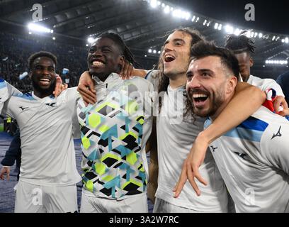 Roma, Italia. 13 marzo 2025. I giocatori laziali festeggiano al termine del turno di andata e ritorno di UEFA Europa League 16 tra Lazio e Viktoria Plzen a Roma, Italia, 13 marzo 2025. Crediti: Augusto Casasoli/Xinhua/Alamy Live News Foto Stock