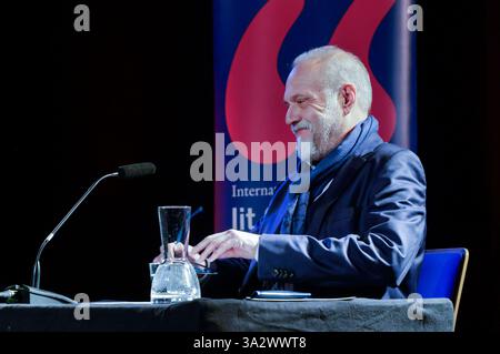 Jan-Gregor Kremp bei der Lit. Colonia 2025 Veranstaltung Twist - Über eine Eskalation auf Hoher SEE a Kulturkirche. Köln, 13.03.2025 *** Jan Gregor Kremp all'evento LIT Cologne 2025 Twist Über eine Eskalation auf Hoher SEE in Kulturkirche Köln, 13 03 2025 foto:XR.xSchmiegeltx/xFuturexImagex twist 5317 Foto Stock