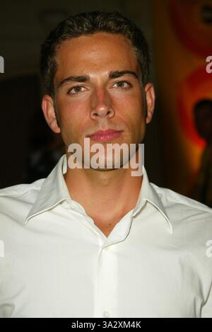 Luglio 18, 2002 - Pasadena, California - ABC 2002 ESTATE PREMERE I TOUR - STAR PARTY.presso la casa del torneo di Pasadena, CA.ZACHARY LEVI. FITZROY BARRETT / 7-18-2002 K25574FB (D)(Immagine di credito: © Globo foto/ZUMAPRESS.com) Foto Stock