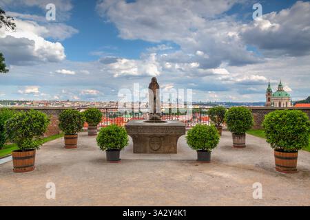 Vista dal Giardino del Paradiso, dal Castello di Praga, da Praga Foto Stock