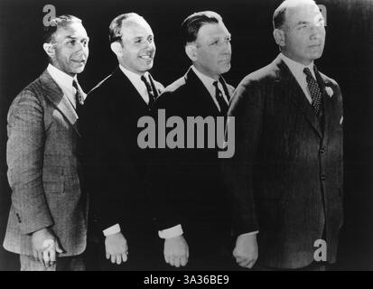 16 febbraio 2005 - The Warner Brothers, Harry, Jack, Sam e Albert, film Executives at Warner Brothers Studios, Ritratto, circa 1920 (immagine di credito: © Glasshouse/ZUMA Wire) Foto Stock