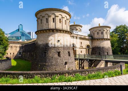 Il forte Thüngen è una fortificazione storica nel quartiere Kirchberg di Lussemburgo, costruita nel 1730 e sede del museo Dräi Eechelen. Foto Stock