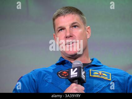 Austin, Stati Uniti. 7 marzo 2025. L'astronauta dell'Agenzia spaziale canadese e lo specialista missione Artemis II Jeremy Hansen discutono la missione orbitale lunare prevista per il 2026, durante SXSW, 7 marzo 2025, ad Austin, Texas. Hansen lancerà con i compagni di equipaggio degli astronauti della NASA Victor Glover, Reid Wiseman e Christina Koch. Crediti: Bill Ingalls/NASA/Alamy Live News Foto Stock