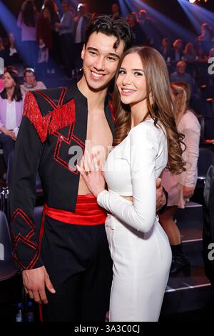 Golfprofi Diego Pooth und Seine Freundin Model Louisa Büscher bei der 18. Staffel der RTL-Tanzshow consente di ballare al coloneum. Köln, 14.03.2025 NRW Deutschland *** il golfista professionista Diego Pooth e la sua fidanzata modella Louisa Büscher alla diciottesima stagione dello spettacolo di danza RTL Lets Dance al Coloneum di Colonia, 14 03 2025 NRW Germania Copyright: XChristophxHardtx Foto Stock