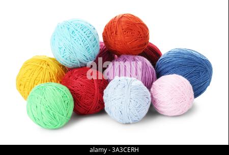 Palline di filati colorati isolate su bianco Foto Stock
