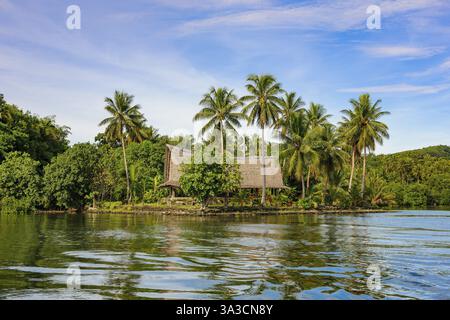 Tradizionale sala riunioni per uomini storici Tribal Chief Men House, Yap Island, Yap State, Caroline Islands, FSM, Stati federati di Micronesia, Austral Foto Stock
