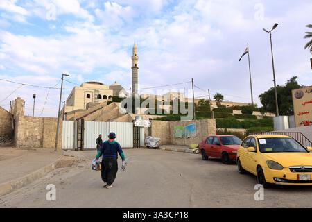 Mosul, Mossul in Iraq - 17 novembre 2024: Ricostruzione della Moschea al-Nabi Yunus, Profeta Jona, Jonah, Jonas Foto Stock