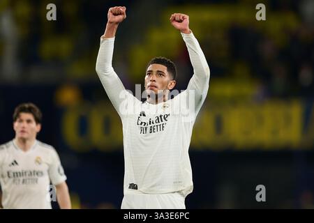Villarreal, Spagna. 15 marzo 2025. VILLARREAL, SPAGNA - 15 MARZO: Jude Bellingham centrocampo centrale del Real Madrid celebra la vittoria dopo la Liga EA Sports match tra Villarreal FC e Real Madrid all'Estadio de la ceramica il 15 marzo 2025 a Villarreal, Spagna. (Foto di Francisco Macia/Photo Players Images/Magara Press) crediti: Magara Press SL/Alamy Live News Foto Stock