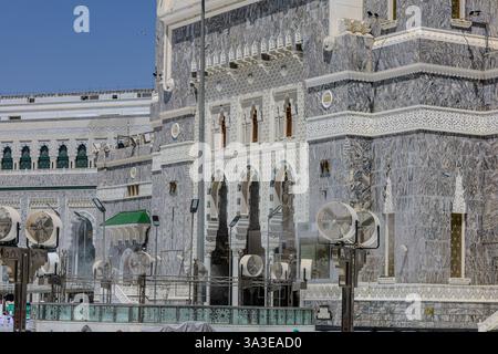 Mecca Arabia Saudita 12 marzo 2025 , preghiere musulmane che eseguono hajj e umra . Moschea al Haram Foto Stock