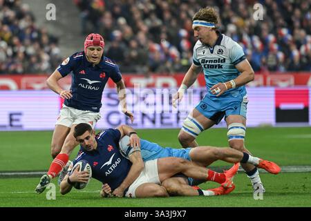Vittoria dei giocatori del XV francese alla fine della partita tra il XV francese e la Scozia, allo Stade de France, il 14 marzo 2025. - 15/03/2025 - Francia / Senna-Saint-Denis / Saint-Denis - Julien Mattia / le Pictorium Foto Stock