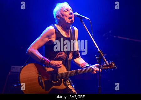 Buenos Aires (15 marzo 2025). Timothy "TV" Smith che suona dal vivo a El Teatro Flores, Buenos Aires, Argentina crediti: Mariano Garcia/Alamy Live News Foto Stock