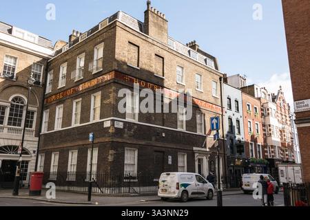 The House of St Barnabas (alias The House of Charity), Greek Street, Soho, Londra, Inghilterra, REGNO UNITO Foto Stock