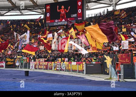 Roma, Italia. 16 marzo 2025. Tifosi dell'A.S. Roma la 29a giornata del Campionato di serie A tra A.S. Roma e Cagliari calcio allo Stadio Olimpico il 16 marzo 2025 a Roma, Italia. Credito: Agenzia fotografica indipendente/Alamy Live News Foto Stock
