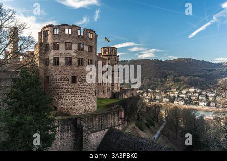 Castello di Heidelberg (Heidelberger Schloss), lato est con la Torre dell'Apothekerturm e il Campanile (Glockenturm), Heidelberg, Baden-Wuerttemberg Foto Stock