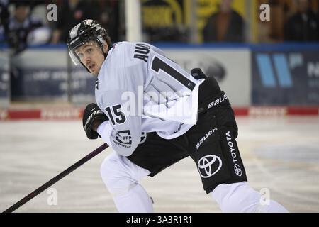 Eisarena Bremerhaven, Bremerhaven, Brema, Louis- Marc Aubry (Koelner Haie, #15), PENNY DEL, Fischtown Pinguins-Koelner Haie su 16.03.2025 all'EISA Foto Stock