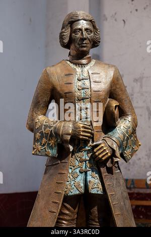 Taxco, Messico - 18 novembre 2024: Monumento a Don Jose de la Borda, il minatore più ricco di Taxco che sponsorizzò la costruzione della Chiesa di Santa Foto Stock