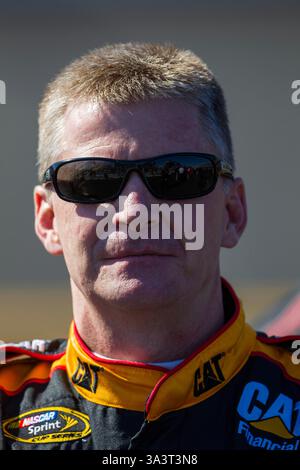 Daytona Beach, Florida, Stati Uniti. 13 febbraio 2011. DAYTONA BEACH, FL - 13 febbraio 2011: Jeff Burton (31) aspetta di qualificarsi per la Daytona 500 al Daytona International Speedway di Daytona Beach, FL. (Credit Image: © Walter G. Arce Sr./ASP via ZUMA Press Wire) SOLO PER USO EDITORIALE! Non per USO commerciale! Foto Stock
