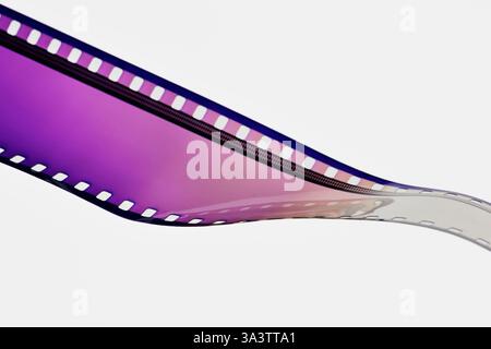 Dettaglio della pellicola di 35mm, dell'industria cinematografica o del tempo libero, sfondo astratto Foto Stock
