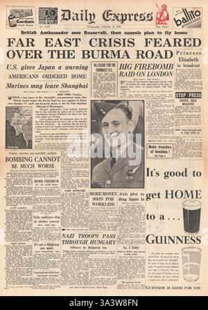 1940 in prima pagina il Daily Express Roosevelt agisce nella crisi dell'Estremo Oriente e nei bombardamenti della Luftwaffe sulla Gran Bretagna Foto Stock