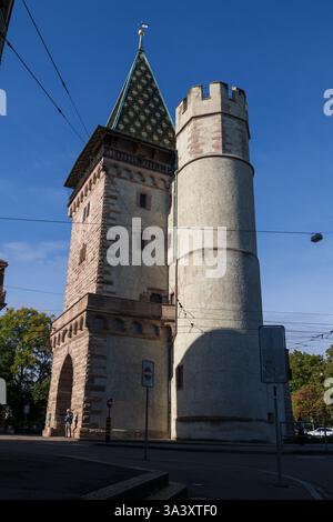 Spalentor - porta di Spalen a Basilea, Svizzera. Fortificazione della porta della città risalente al 1400. Foto Stock