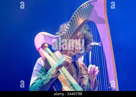 Mari Mathias si esibisce al festival Trawsnewid:Transform all'Aberystwyth Arts Centre venerdì 21 febbraio 2025 Foto Stock