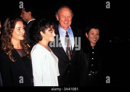 Apr. 18, 2006 - K6386FB.Le CAMERE PREMIERE IN LOS ANGELES 1996.Gene Hackman con moglie Betsey e le figlie. FITZROY BARRETT- foto(Immagine di credito: © Globo foto/ZUMAPRESS.com) Foto Stock