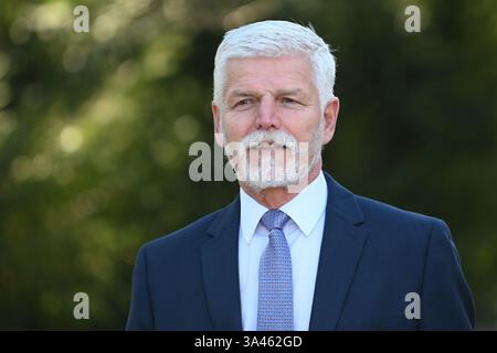 Praga, Repubblica Ceca. 18 marzo 2025. il presidente ceco Petr Pavel ha assistito alla dodicesima conferenza nazionale sulla sicurezza ceca dal titolo "la nostra sicurezza non può essere data per scontata” al castello di Praga. La conferenza riunisce rappresentanti politici e importanti esperti di sicurezza per valutare lo sviluppo attuale e presentare piani di difesa e sicurezza della Repubblica ceca. Credito: SOPA Images Limited/Alamy Live News Foto Stock
