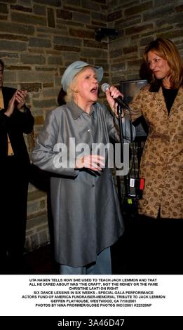 Luglio 11, 2001 - UTA HAGEN, CHRISTINE LAHTI.SEI LESSINS DANZA IN SEI SETTIMANE - speciale spettacolo gala.ATTORI FUND OF AMERICA FUNDRAISER-MEMORIAL OMAGGIO A JACK LEMMON.GEFFEN PLAYHOUSE, Westwood, CA 7/10/2001. NINA PROMMER/ 2001 K22320NP(Immagine di credito: © Globo foto/ZUMAPRESS.com) Foto Stock