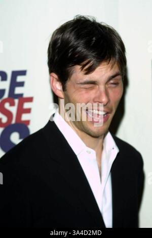 9 MAGGIO 2003 - CENTURY CITY, CALIFORNIA - K30462TR. LA DECIMA CORSA ANNUALE PER CANCELLARE MS. HOTEL CENTURY PLAZA, Century City, CA..05/11/2003. TOM RODRIGUEZ / 2003.JAMES MARSDEN (immagine di credito: © Globe Photos/ZUMAPRESS.com) Foto Stock