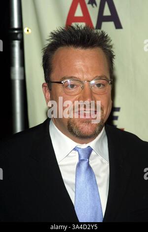 9 MAGGIO 2003 - CENTURY CITY, CALIFORNIA - K30462TR. LA DECIMA CORSA ANNUALE PER CANCELLARE MS. HOTEL CENTURY PLAZA, Century City, CA..05/11/2003. TOM RODRIGUEZ / 2003.TOM ARNOLD(immagine di credito: © Globe Photos/ZUMAPRESS.com) Foto Stock