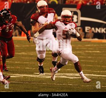 20 settembre 2014 - Cincinnati, Ohio, U. S - il wide receiver dei Miami (Oh) Redhawks Dawan Scott (5) ti sceglie nel terzo quarto di gioco sabato 20 settembre. 2014. Quando i Redhawks falliscono contro i Cincinnati Bearcats 31-24. (Immagine di credito: © Ernest Coleman/ZUMA Wire) Foto Stock
