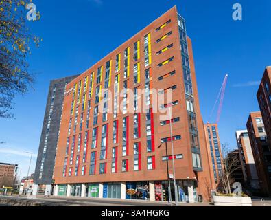 Il Cargo Building, nuovo edificio di appartamenti di architettura moderna, Wapping, centro città, Liverpool, Merseyside, Inghilterra, Regno Unito Foto Stock