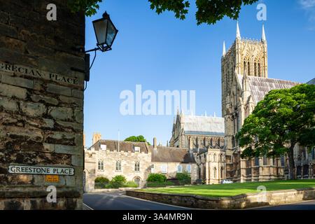 Mattinata di primavera alla Cattedrale di Lincoln. Foto Stock