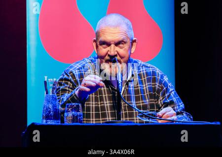 Dietmar Bär bei der lit. Colonia 2025 Veranstaltung Untertage - um die ganze Welt in der Stadthalle . Köln, 19.03.2025 *** Dietmar Bär all'evento LIT Cologne 2025 Underground Around the Whole World nella Stadthalle di Colonia, 19 03 2025 foto:XR.xSchmiegeltx/xFuturexImagex untertage 5310 Foto Stock