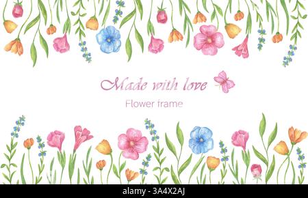 Una cornice orizzontale di luminosi fiori estivi, gialli, blu, rosa viola, realizzati in acquerello. Elementi di design floreale. Elegante cornice floreale per inviti di nozze, cartoline, sfondo Foto Stock