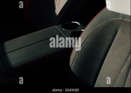 bracciolo e sedile in auto. Foto di alta qualità Foto Stock