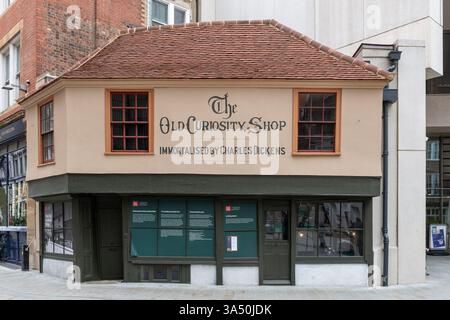 The Old Curiosity Shop, immortalato da Charles Dickens nel suo romanzo, Portsmouth Street, Londra, Inghilterra, Regno Unito Foto Stock