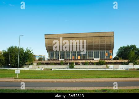 Palazzo dei concerti e dello sport abbandonato a Vilnius, Lituania Foto Stock