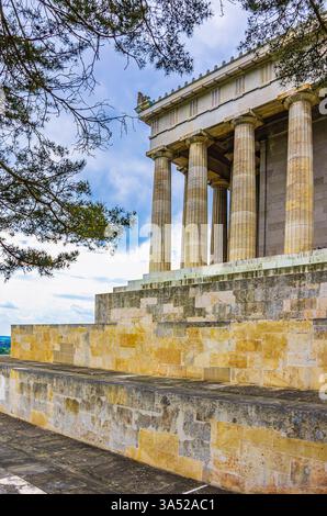 Walhalla bei Regensburg, Bayern, Deutschland Ausschnitt der Ostfassade der Ruhmeshalle Walhalla aus Nordosten, in Donaustauf an der Donau bei Regensburg, Bayern, Deutschland. Foto Stock