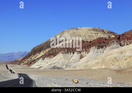 Rocce multicolore nella Death Valley, USA. La famosa tavolozza degli artisti di strada Foto Stock