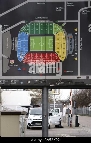 Stoccarda, Germania - 3 febbraio 2018: Mappa dello stadio della Mercedes-Benz Arena con posti a sedere e gradini su un cartello all'esterno dello stadio sulla 03 F. Foto Stock