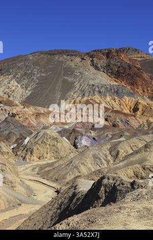 Rocce multicolore nella Death Valley, USA. La famosa tavolozza degli artisti di strada Foto Stock