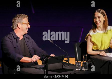 Hans Sigl und Sibel Kekilli bei der lit. Colonia 2025 Veranstaltung Vielen Dank für die Blumen die große lit. Colonia-Gala in der Philharmonie. Köln, 20.03.2025 *** Hans Sigl e Sibel Kekilli all'evento LIT Cologne 2025 molte grazie per i fiori il grande gala illuminato di Colonia alla Philharmonie Cologne, 20 03 2025 foto:XR.xSchmiegeltx/xFuturexImagex gala 5303 Foto Stock
