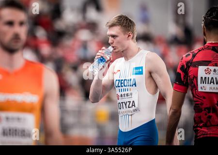 Nanchino, Cina. 21 marzo 2025. Daniel Kotyza (CZE) durante la gara dei 800 m, il ventesimo Campionato del mondo indoor a Nanchino, Cina, 21 marzo 2025. Crediti: Jaroslav Svoboda/CTK Photo/Alamy Live News Foto Stock