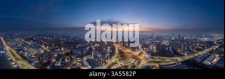 Vista panoramica aerea del centro di Leeds durante l'ora d'oro Foto Stock