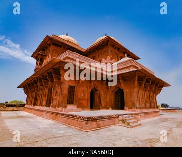 Casa di Birbal a Fatehpur Sikri nell'Uttar Pradesh, in India, il re moghul Akbar costruì queste strutture durante il suo governo Foto Stock