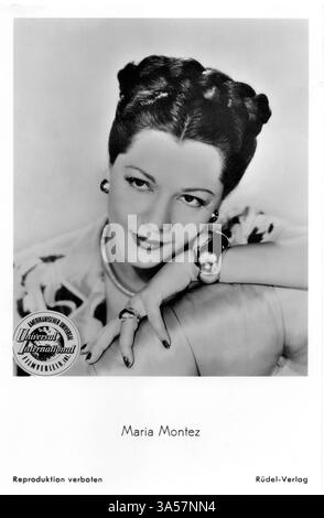 Un'antica cartolina con l'attrice cinematografica americana e francese Maria Montes, pubblicata in Germania, intorno al 1950 SOLO PER USO EDITORIALE Foto Stock
