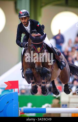 Parigi, Francia. 21 marzo 2025. Omar Abdul Aziz AL MARZOOQI in sella a Chacco Bay durante il Saut Hermès 2025, Jumping International FEI CSI 5, evento equestre il 21 marzo 2025 al Grand Palais di Parigi, Francia - foto Christophe Bricot/DPPI credito: DPPI Media/Alamy Live News Foto Stock